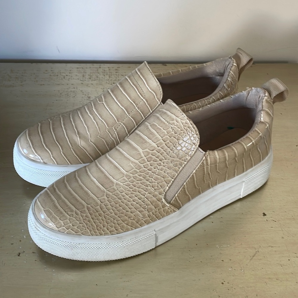 Lulus crocodile pattern sneakers - Picture 3 of 3